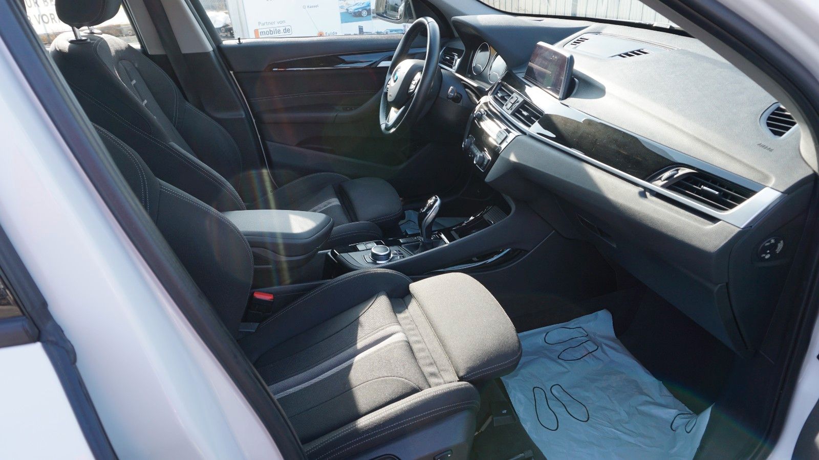 Fahrzeugabbildung BMW X1 sDrive 18i Sport Line, Kamera, PDC, Panorama