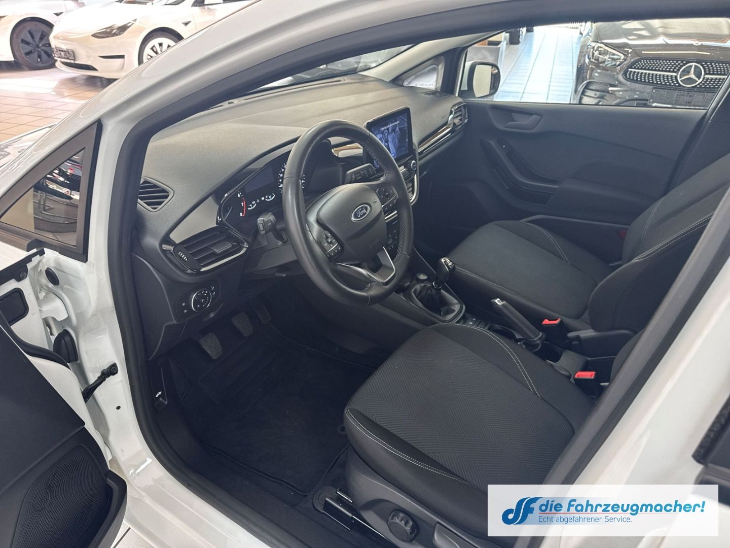 Fahrzeugabbildung Ford Fiesta Cool & Connect 1.0 EcoBoost EU6d Navi LED