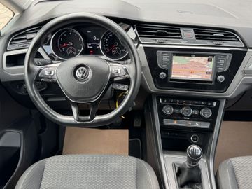 Volkswagen Touran - 8