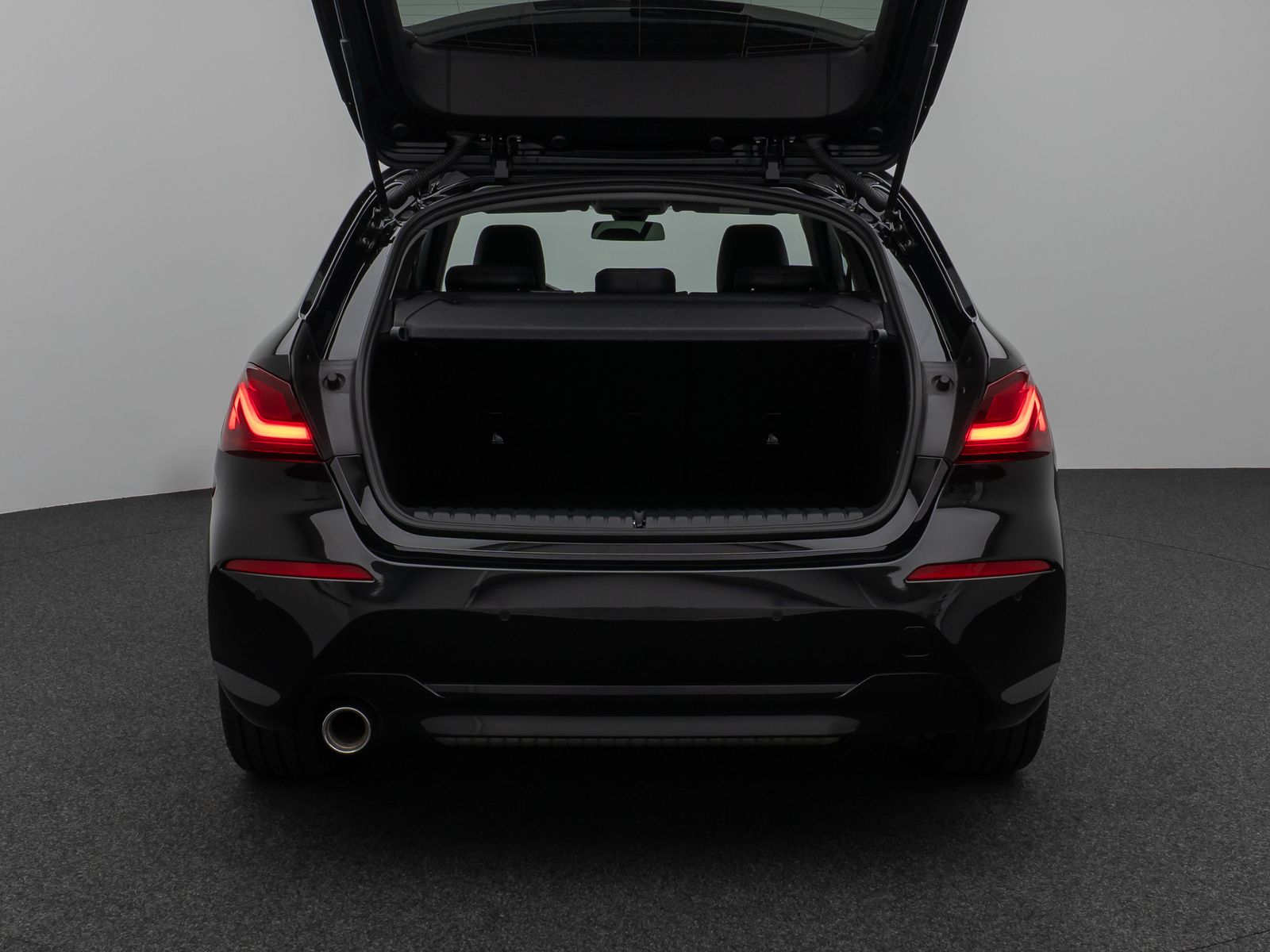 Fahrzeugabbildung BMW 118i DAB WLAN PDC Geschwindigkeitsreg Sport LED