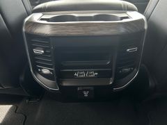Fahrzeugabbildung Dodge RAM 1500 CrewCab Laramie 5.7L V8 AHK dt.Fzg