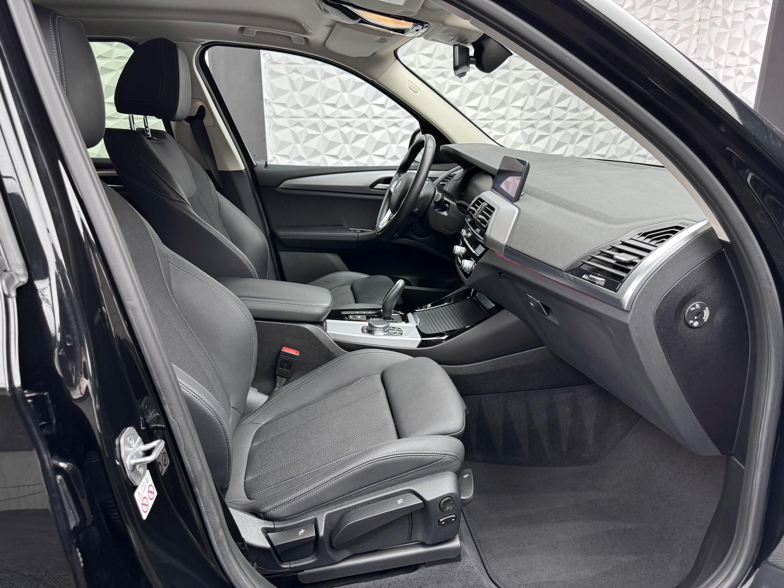 Fahrzeugabbildung BMW xDRIVE20i/ADVANTAGE/ACC/LED/LIVECP/HUD/KEYL/360°