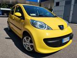 Peugeot 107 - AUTOMATICA - Peugeot 107: Gelb