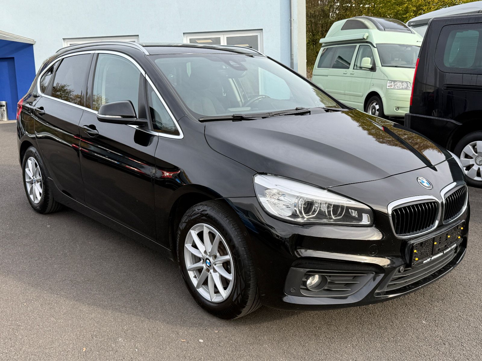 Fahrzeugabbildung BMW 218 Active Tourer Advantage GRA LED PDC SHZ