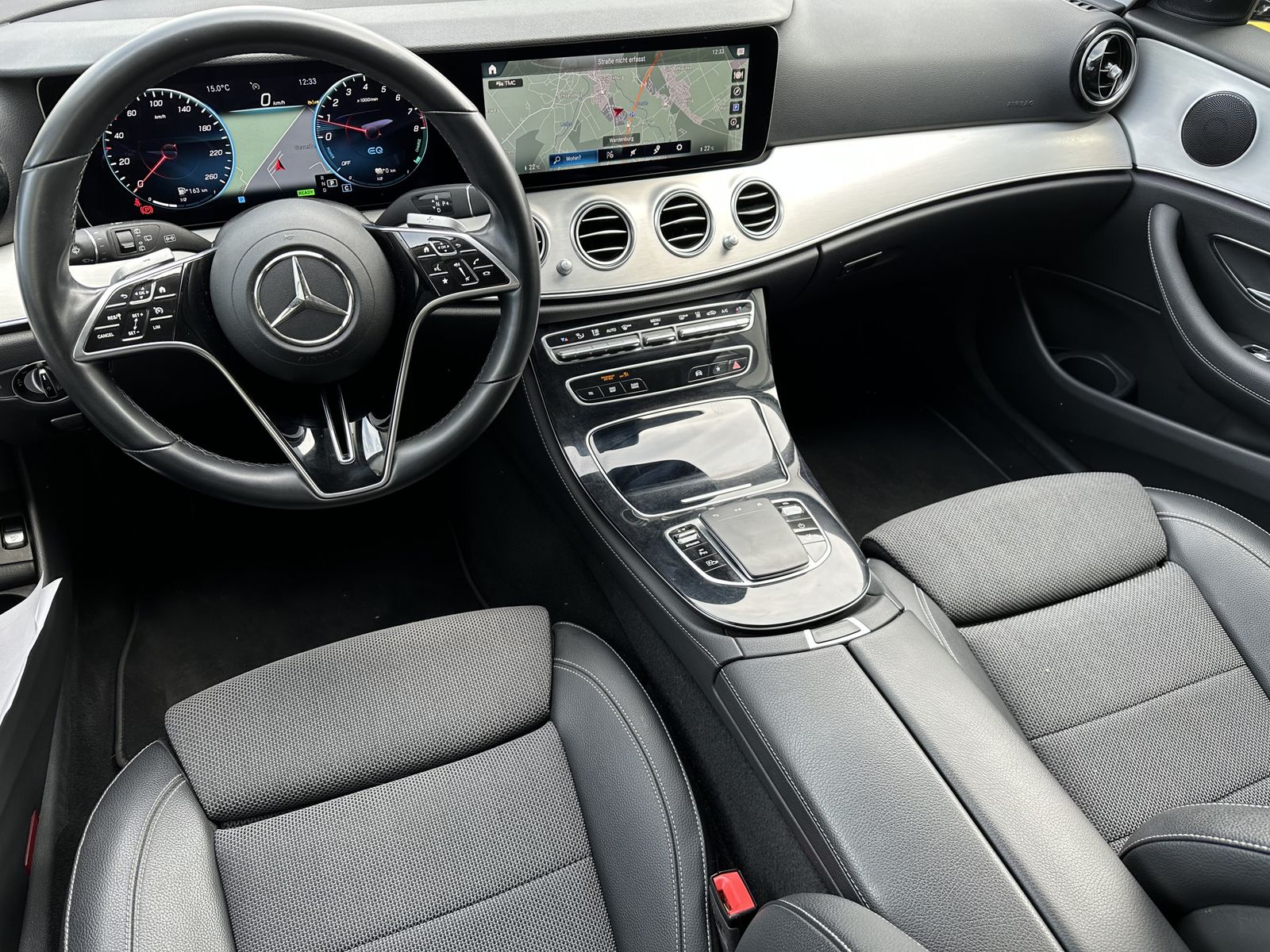Fahrzeugabbildung Mercedes-Benz E 300e T Avantgarde NAV+LED+KAMERA+SHZ+VCOCKPIT