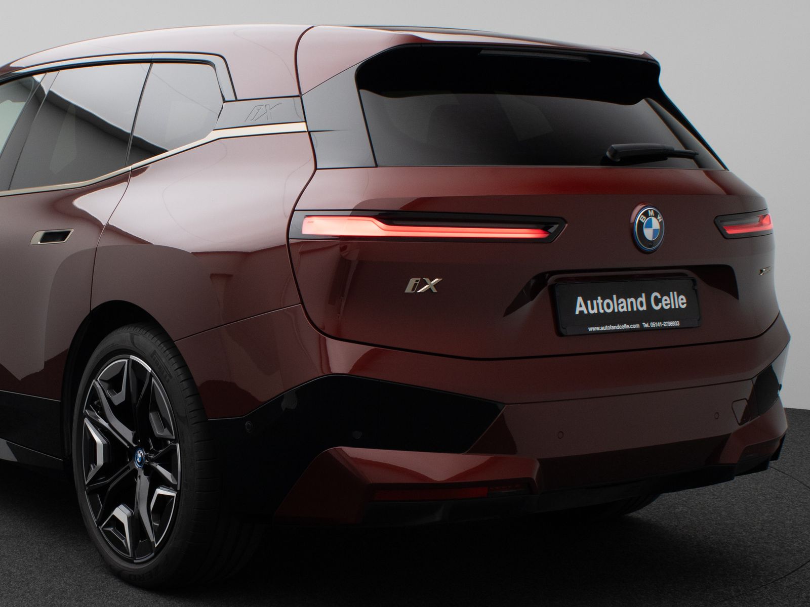 Fahrzeugabbildung BMW iX xD50  Sport Pano Sky-Lounge 360°Laser SoftCl