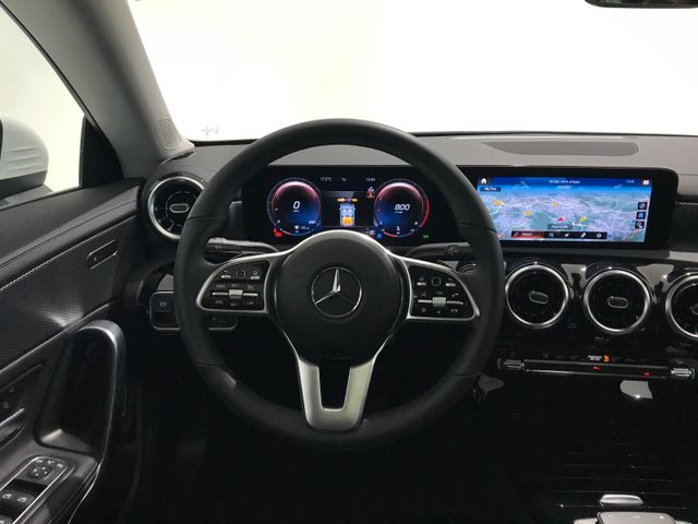 Mercedes-Benz CLA 180 Lim 7-Gang DSG LED KAMERA KLIMA NAV SHZ