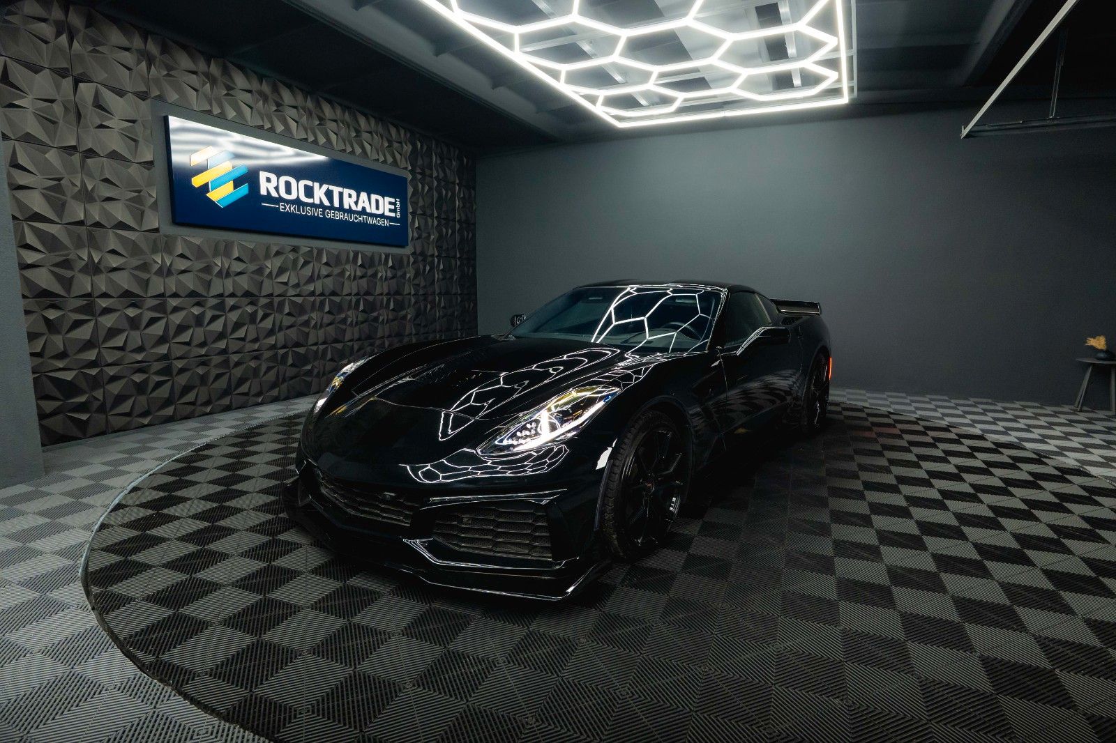 Fahrzeugabbildung Corvette C7 6.2 V8 Stingray 3LT Z06-Design Targa Perform.