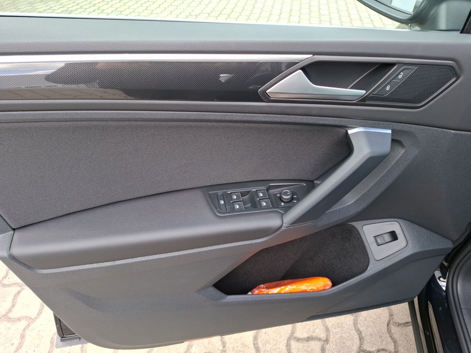 Fahrzeugabbildung Volkswagen Tiguan TDI Elegance DSG Matrix Navi AID ACC PDC