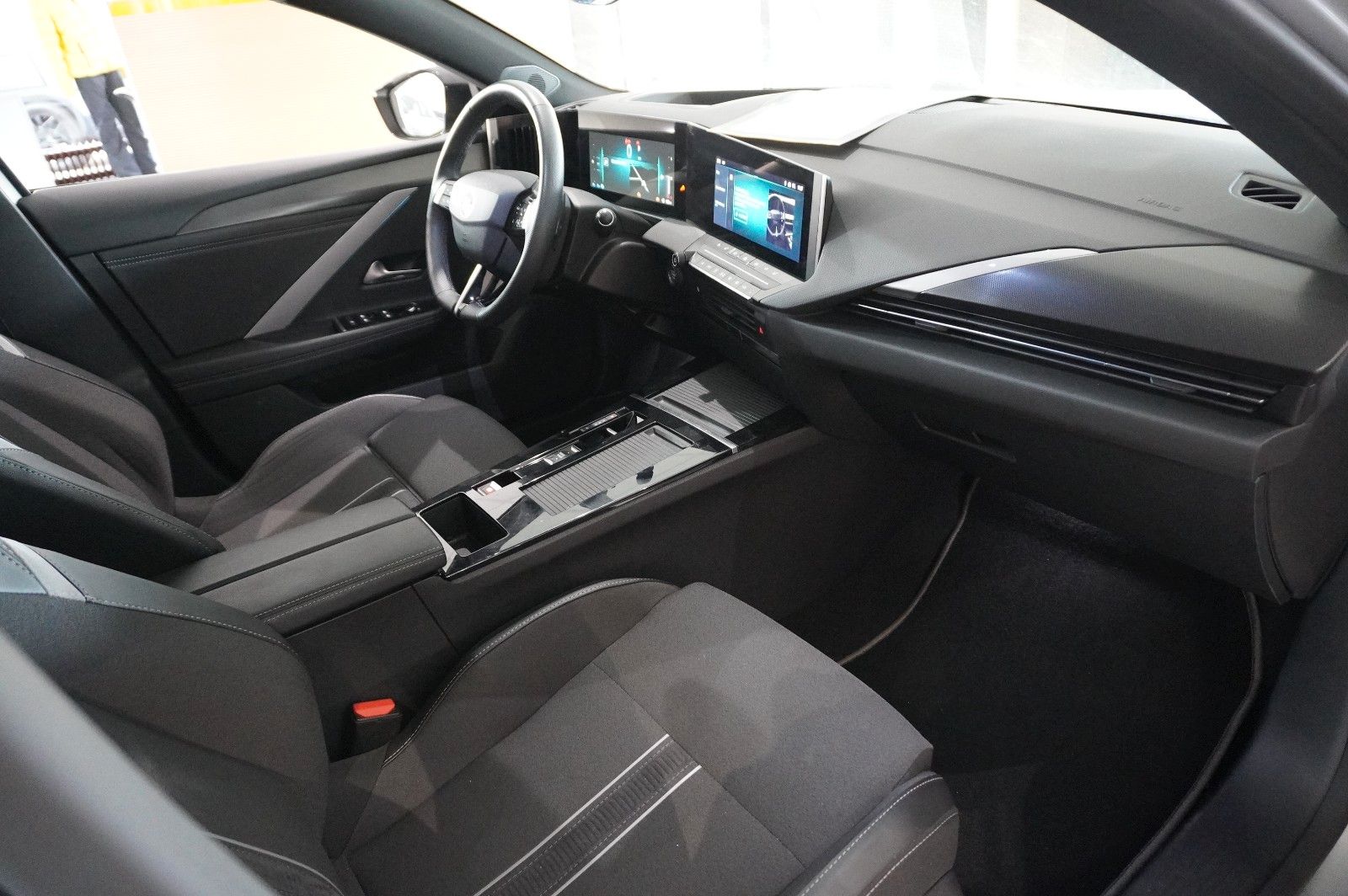 Fahrzeugabbildung Opel Astra L Lim. 1.6 HYBRID GS SPORT NAVI/360°/SPORT