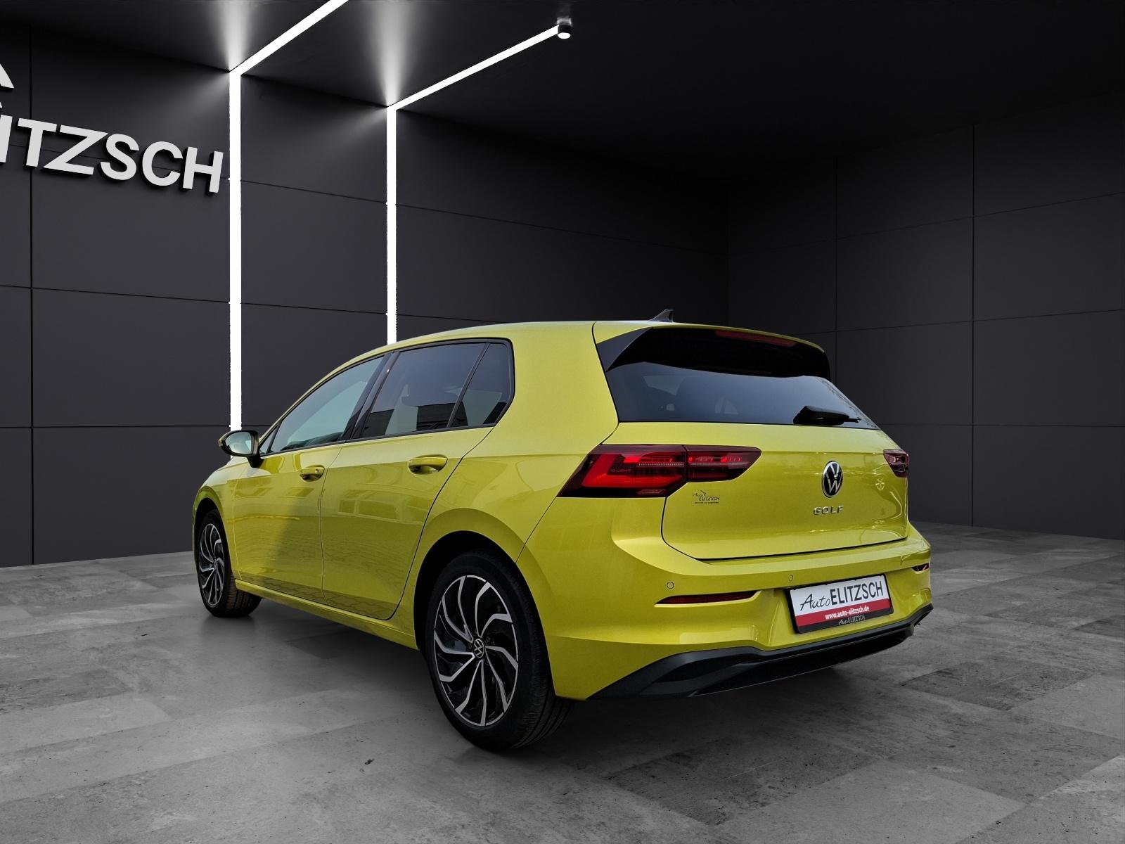Volkswagen Golf VIII TSI Life Matrix Navi AID Pano ACC PDC 