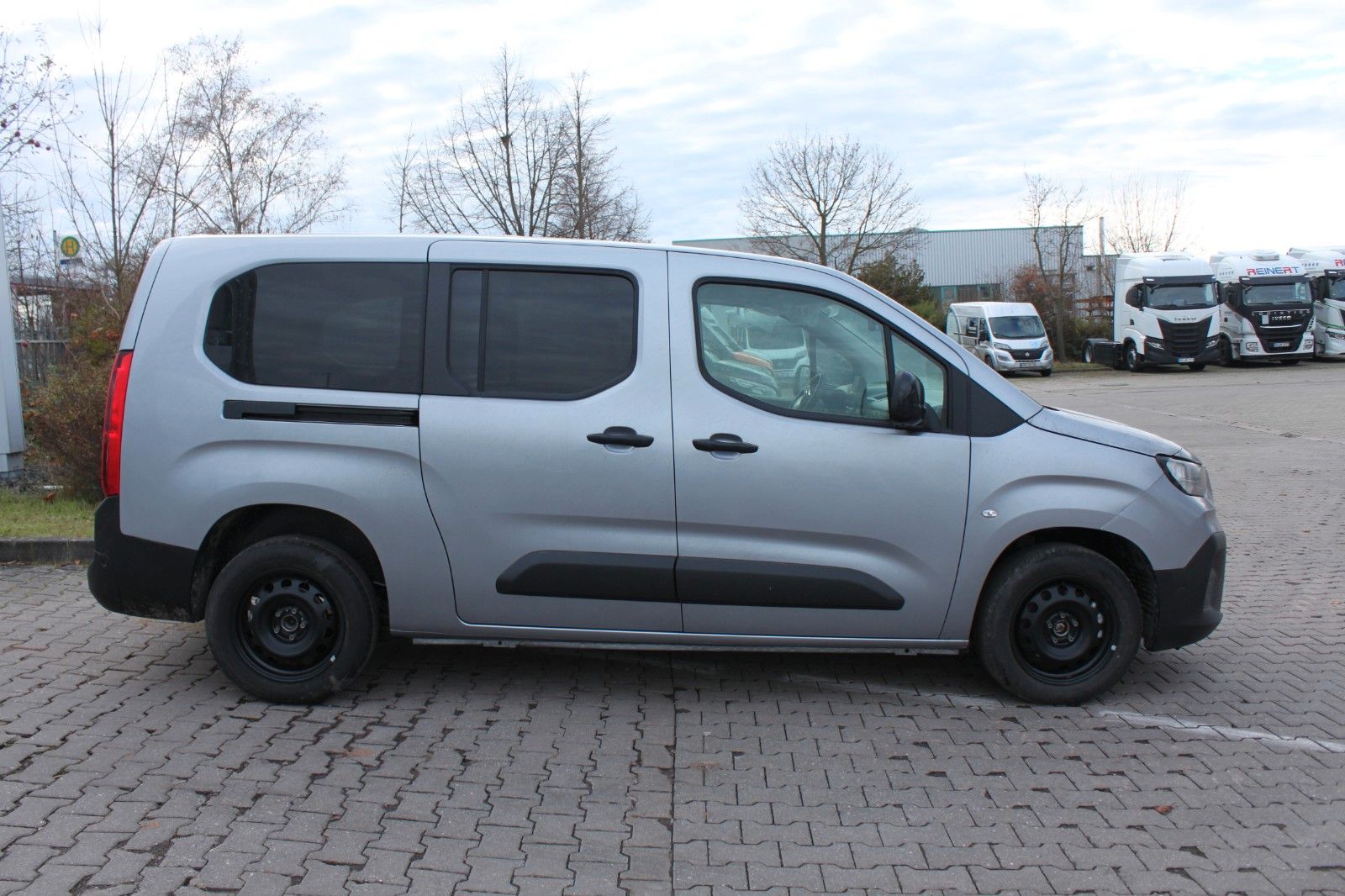 Fahrzeugabbildung Fiat Doblò Kombi 130PS Automatik 2x Schiebetür