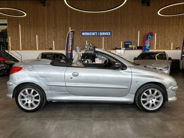 Peugeot 206 Cabriolet CC Platinum *TÜV NEU* Alu*Navi*