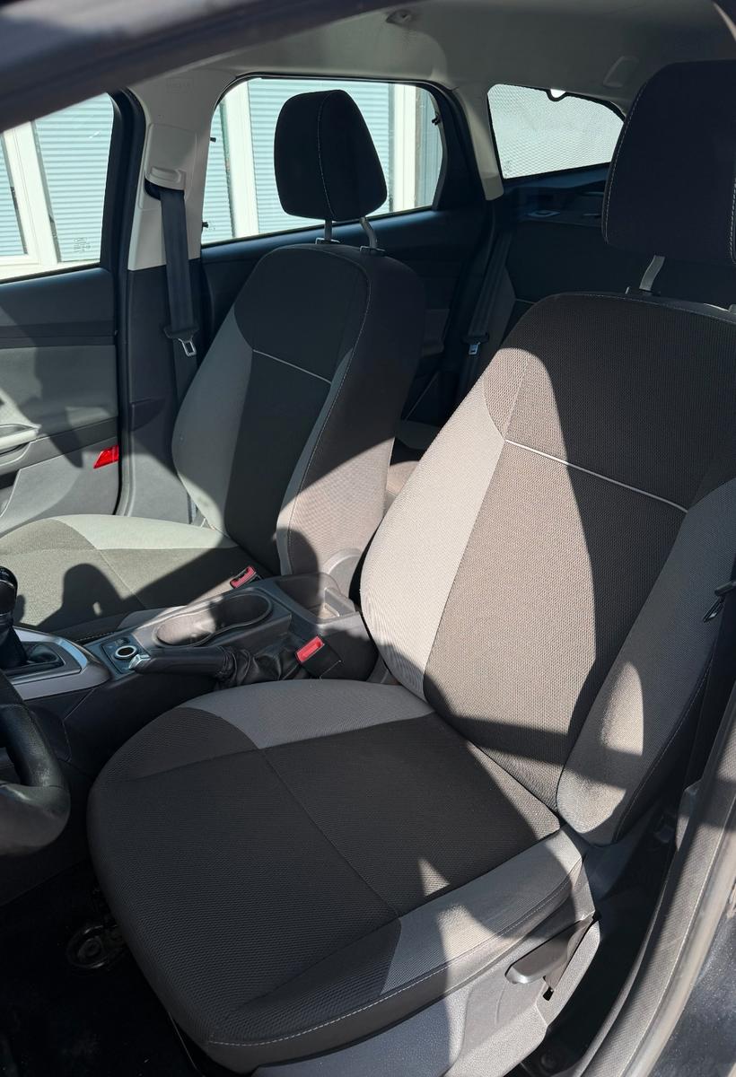 Ford Focus 2013 — photo 11