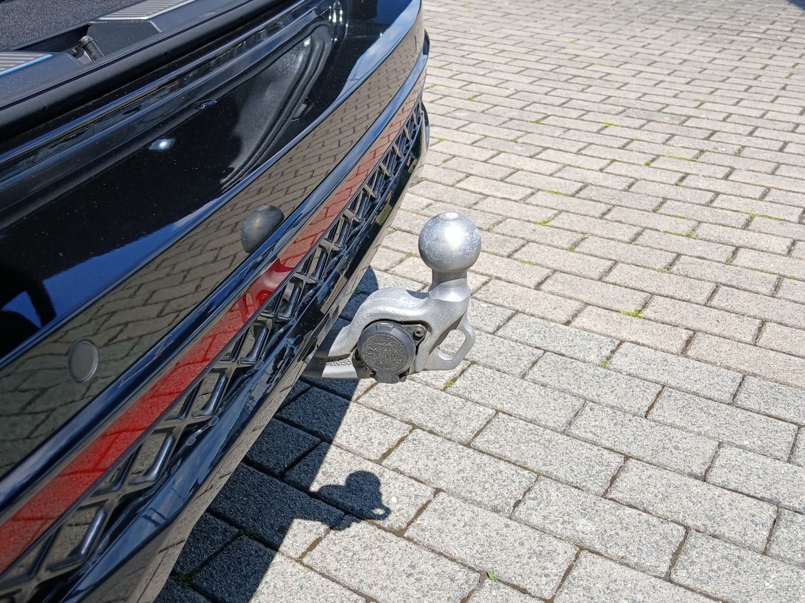 Fahrzeugabbildung Volkswagen Passat TDI R-Line Black Style Matrix AHK Navi AI