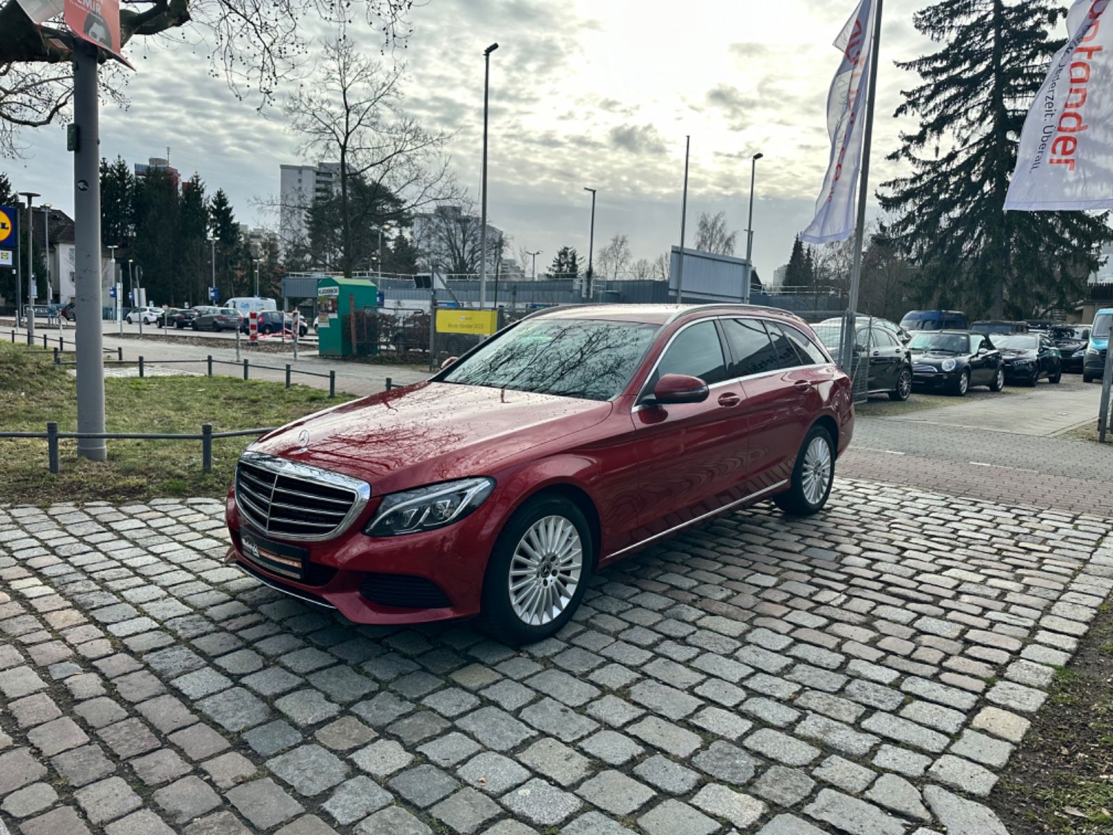 Fahrzeugabbildung Mercedes-Benz C 200d T 7G-Tronic Plus*LED*Comand*SHZ*Leder*