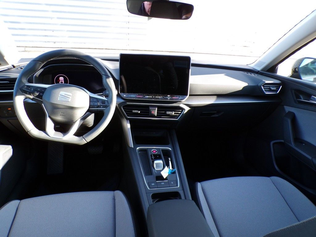 Fahrzeugabbildung SEAT Leon Sportstourer 1.5 eTSI DSG Road Edition