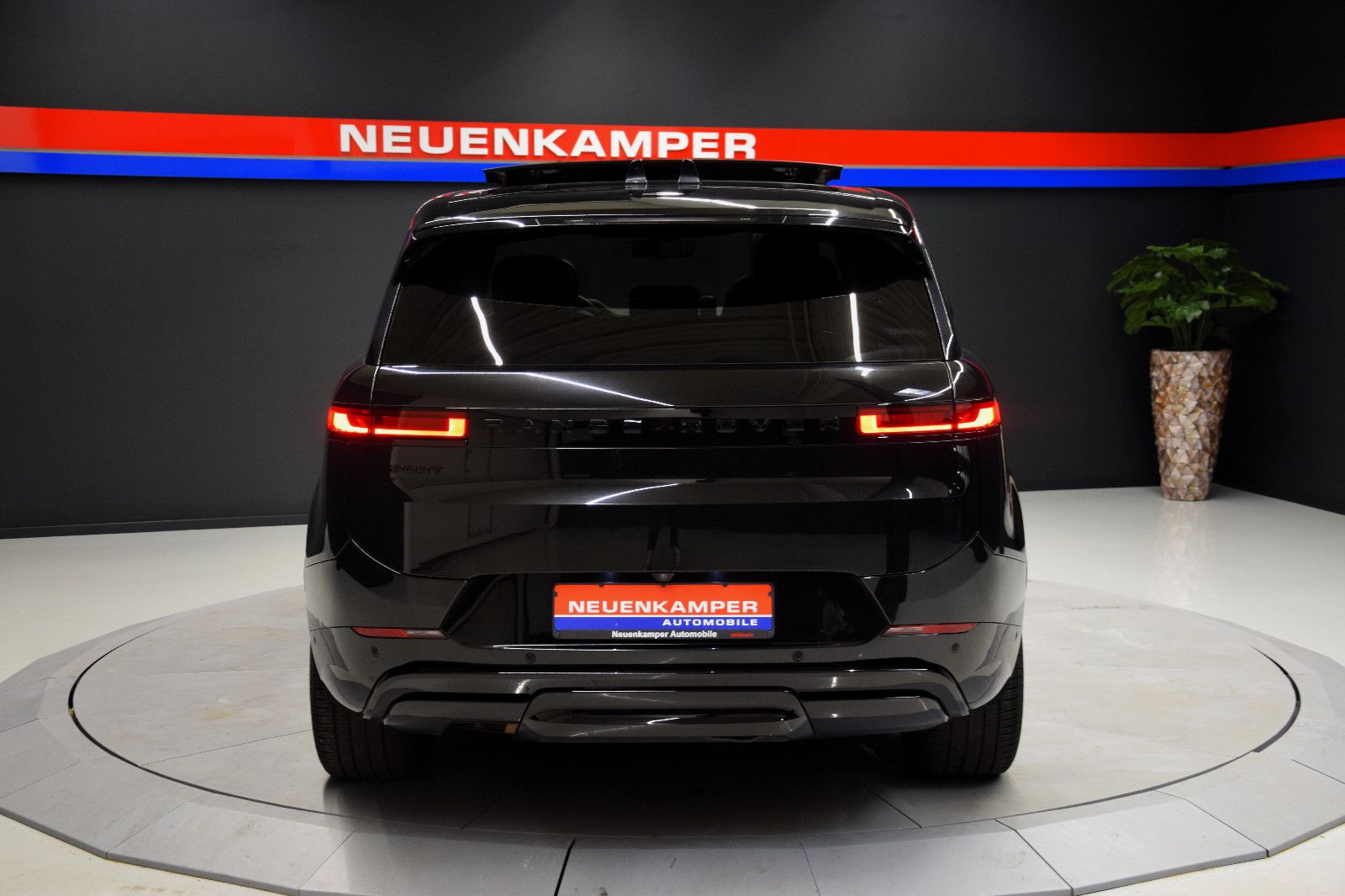 Fahrzeugabbildung Land Rover Range Rover Sport D350 Autobiography SV Bespoke