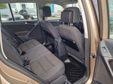 Volkswagen Tiguan - 10