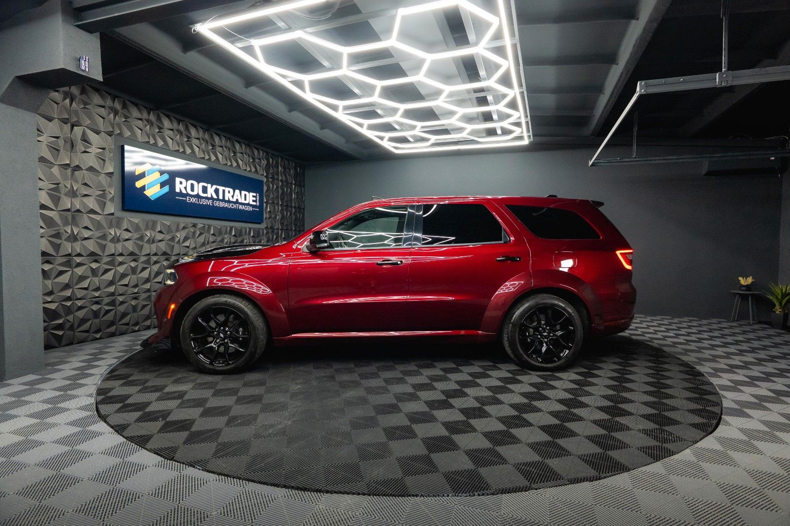 Fahrzeugabbildung Dodge Durango 5.7 V8 SRT 4x4 Night-Paket WIDEBODY 19%