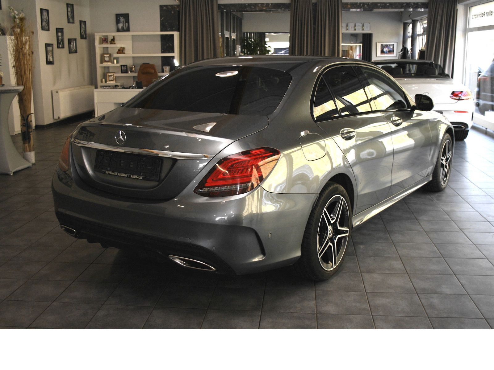 Fahrzeugabbildung Mercedes-Benz C 180 AMG Automatik *Night*LED*Navi*Kamera+PTS