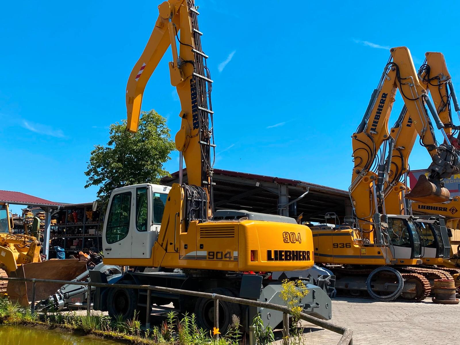 Liebherr A904C HD
