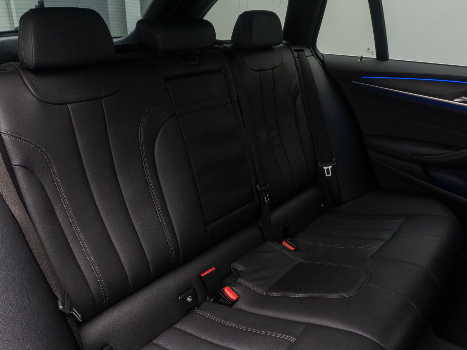 Fahrzeugabbildung BMW 520d xD Luxury Line DAB H/K Laser Kamera 19Zoll