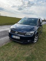 Volkswagen Touran 2012 Automatik  138.000... - Volkswagen Touran mit Benzin-Antrieb: Kleinbus, 2.0
