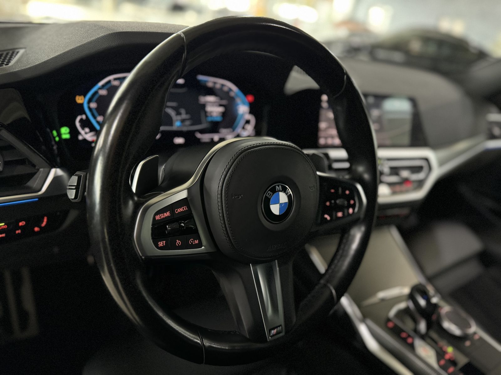 Fahrzeugabbildung BMW 320e M Sport Kamera Laser HUD DAB HiFi Komfort