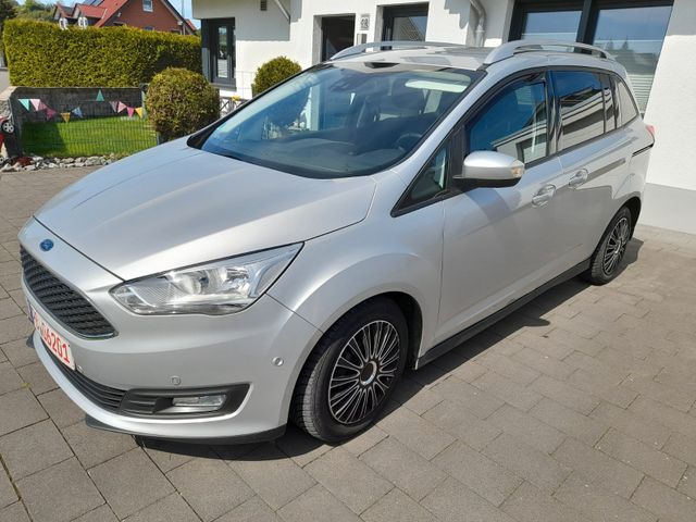 Ford Grand C-Max  mit unfangreicher Ausstattung