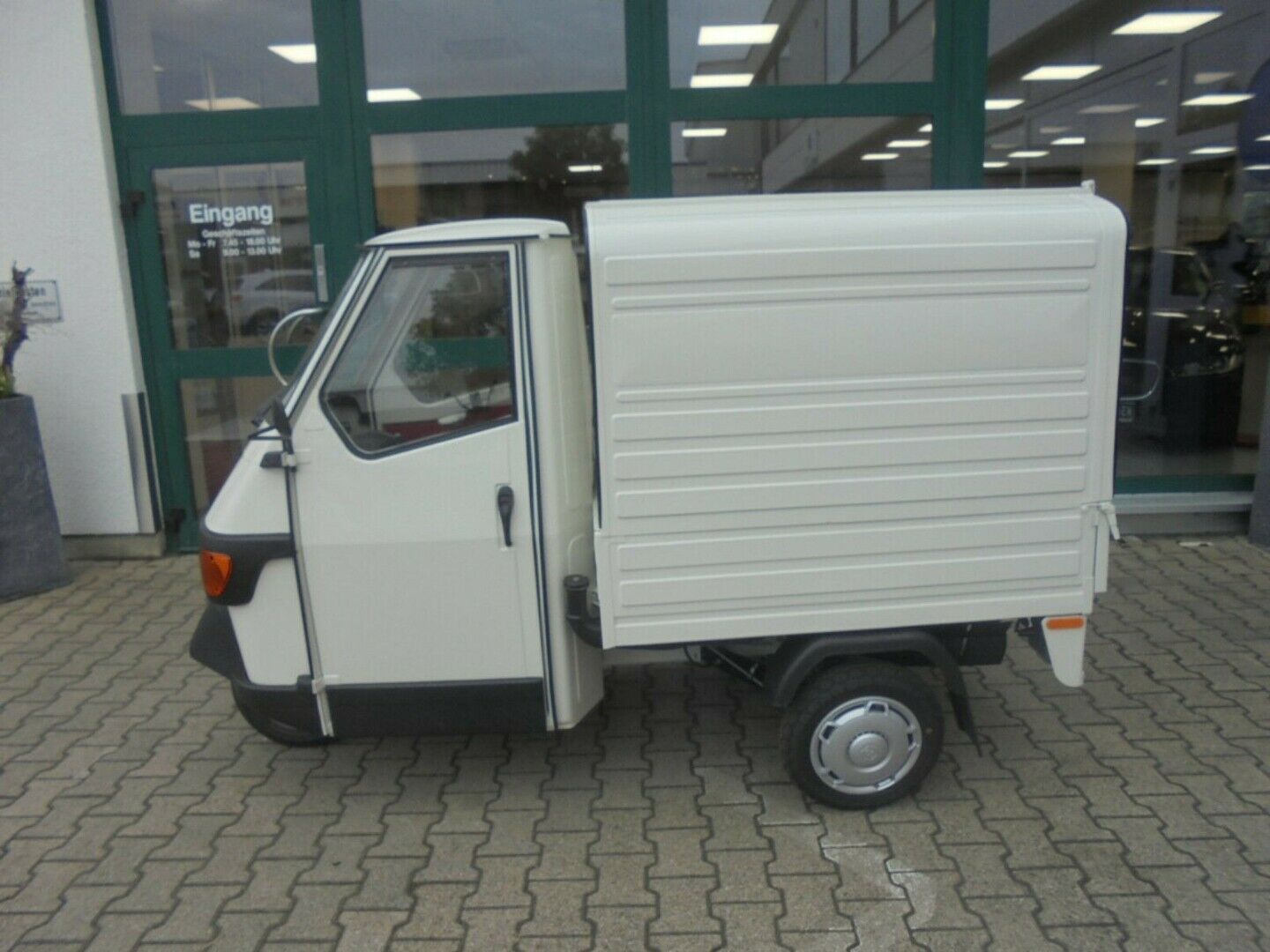 Fahrzeugabbildung Piaggio Ape 50 Kasten weiß,auch als 25kmh erhältlich*