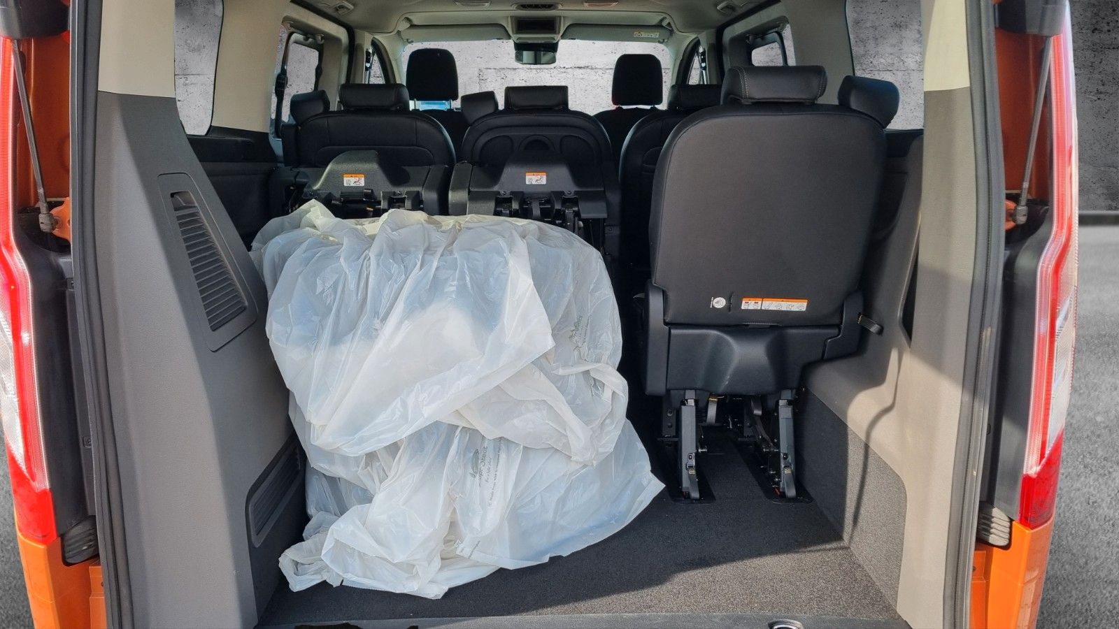 Fahrzeugabbildung Ford Tourneo Custom Kombi Sport 320 L1 Automatik