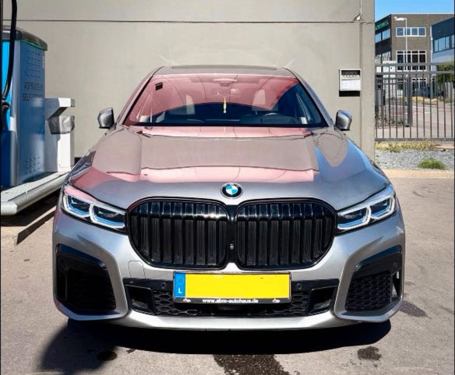 Image of BMW 730