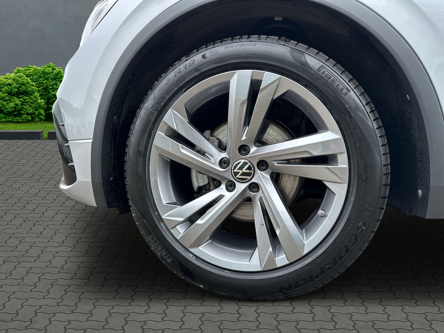 Tiguan R-Line 1.5 TSI BMT  AHK-klappbar Navi Dig