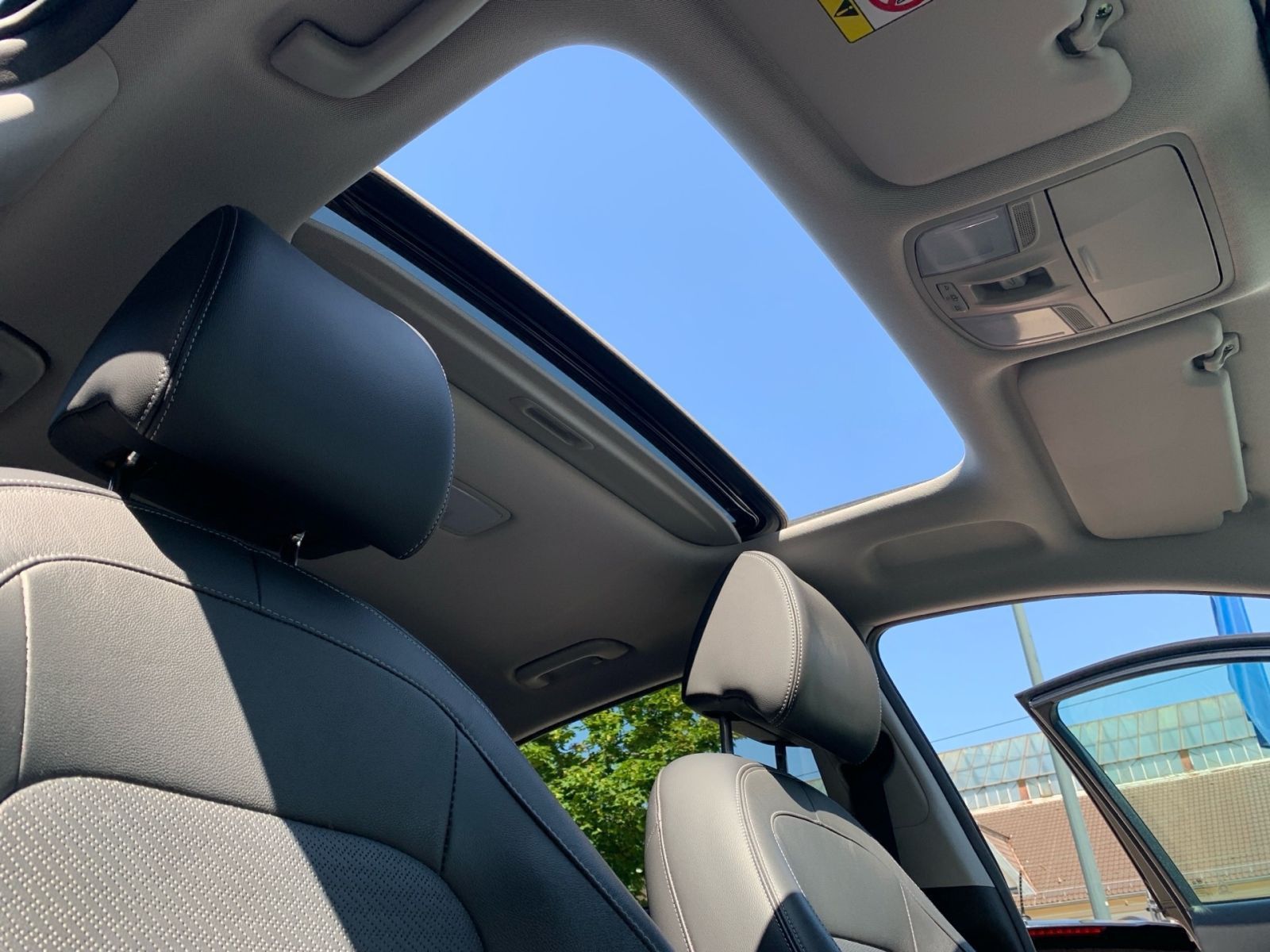 Fahrzeugabbildung Hyundai Kona 1.6 DCT Premium 4WD AHK Schiebedach Krell N
