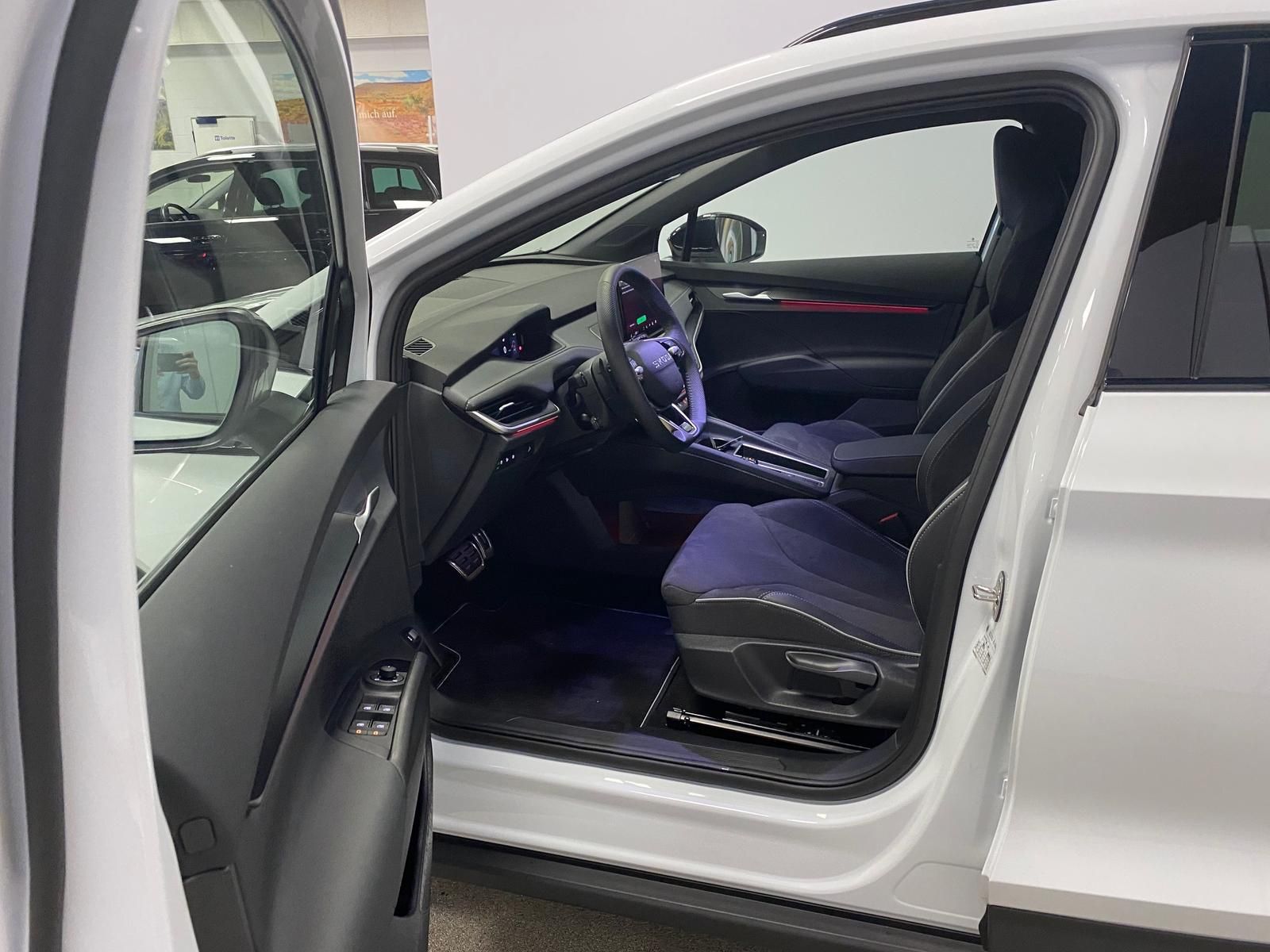 Fahrzeugabbildung SKODA Elroq 60 Sportline+ACC+Kamera+NAVI+4xSITZHEIZUNG