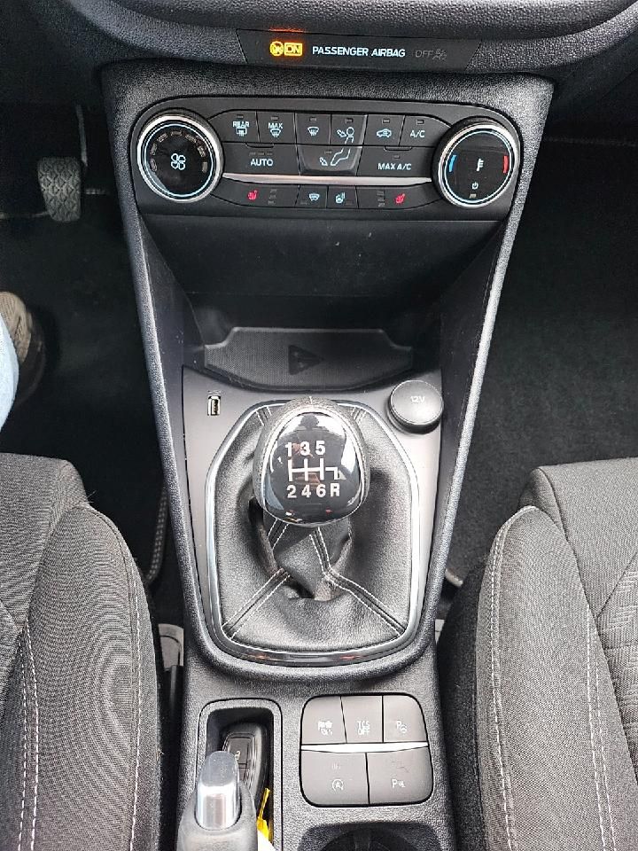 Fahrzeugabbildung Ford Fiesta Titanium