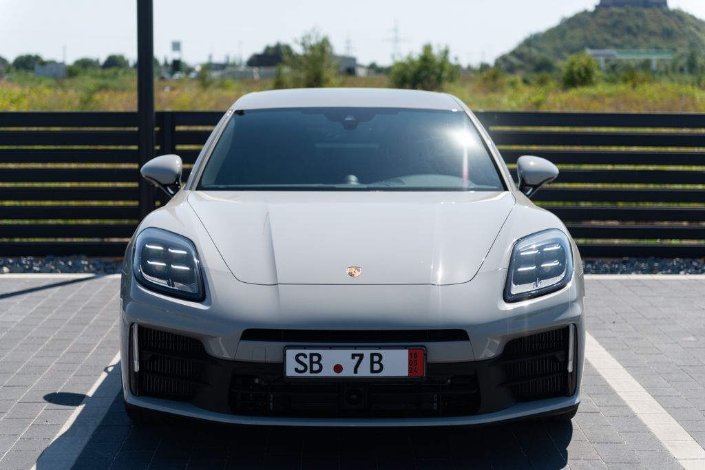 Porsche Panamera 4 E-Hybrid -