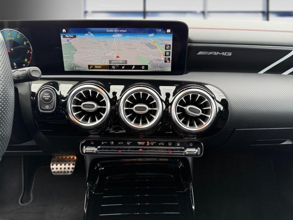 Mercedes-Benz CLA 35 AMG Shooting Brake