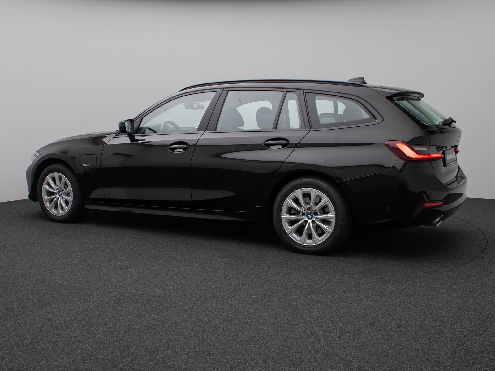 Fahrzeugabbildung BMW 330e Stop&Go DAB Kamera Alarm MSportleder 17Zoll