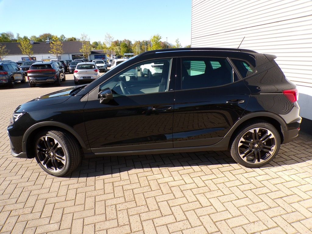 Fahrzeugabbildung SEAT Arona 1.5 TSI DSG FR Black Edition*LED*AHK*