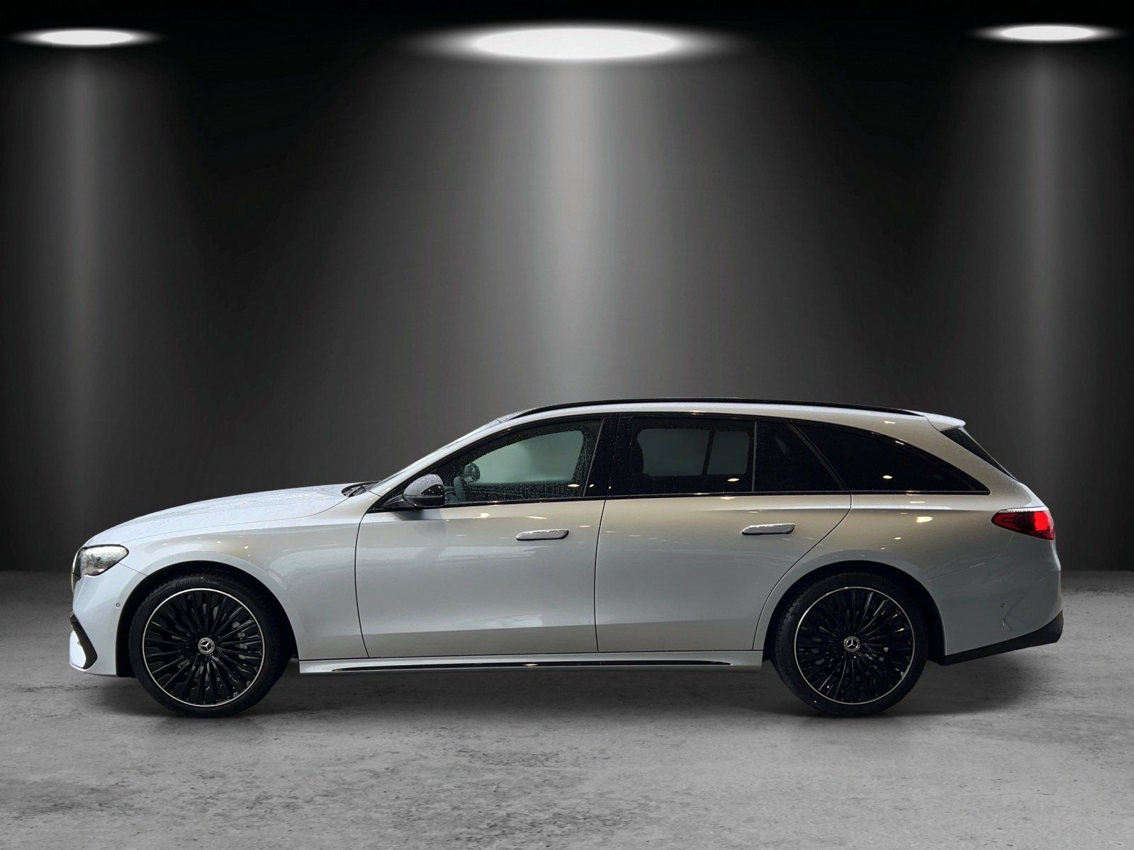 Fahrzeugabbildung Mercedes-Benz E 220 d T+AMG-Line+AHK+PSD+DISTRONIC+Sitzklima