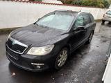 Skoda Octavia Combi RS*AHK*XENON*TEMPOMAT - Skoda Octavia aus 2011: RS