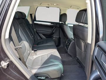 Volkswagen Touareg - 11