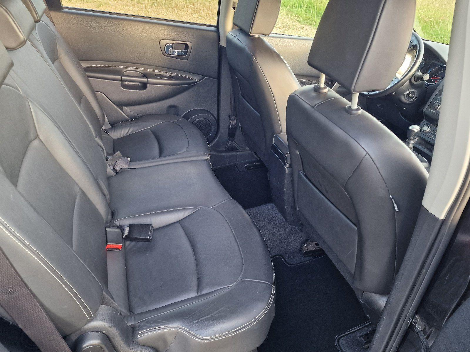 Nissan Qashqai+2 2010 — photo 11