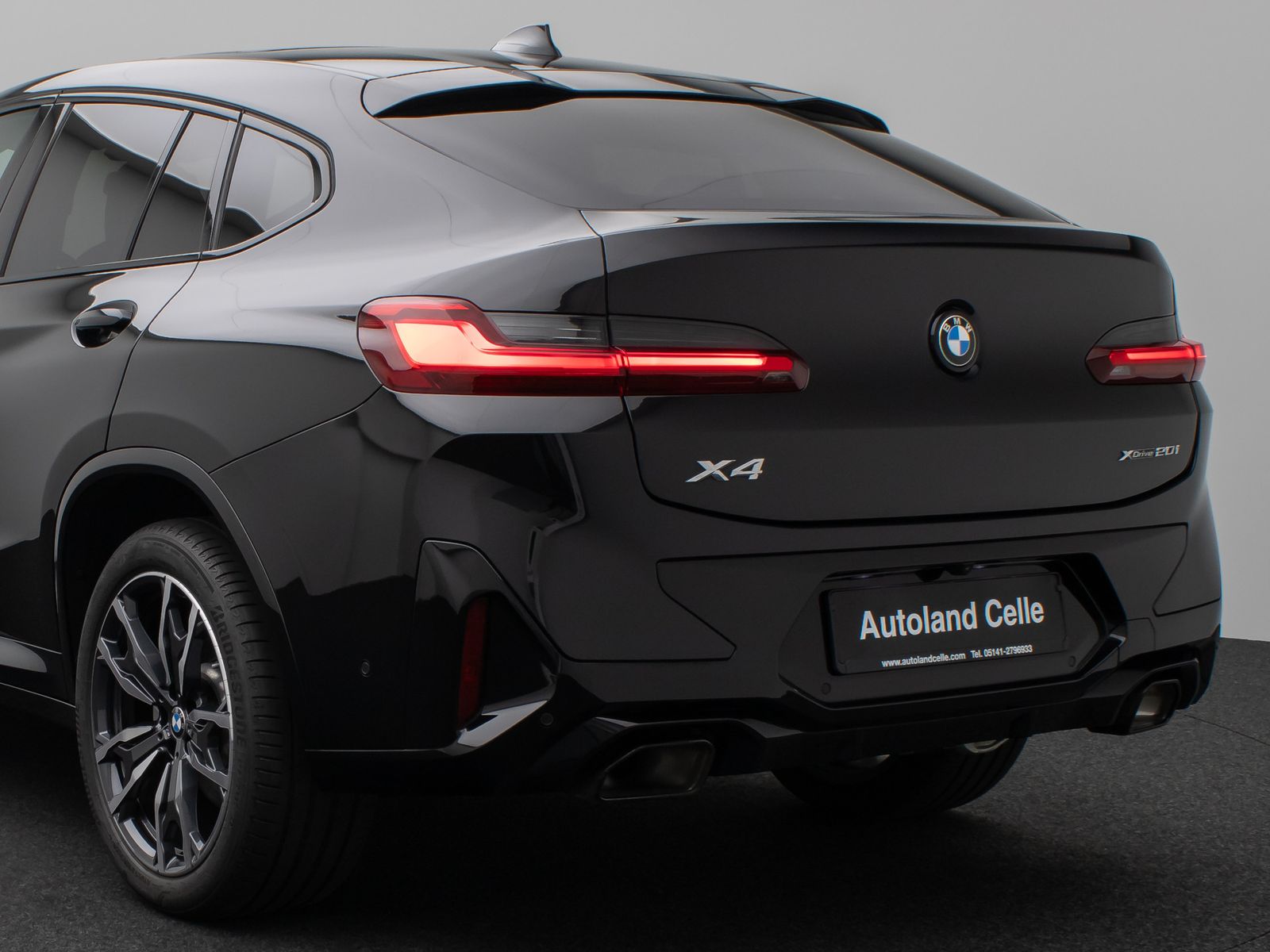 Fahrzeugabbildung BMW X4 xD20i M Sport Panorama Kamera Laser HUD HiFi