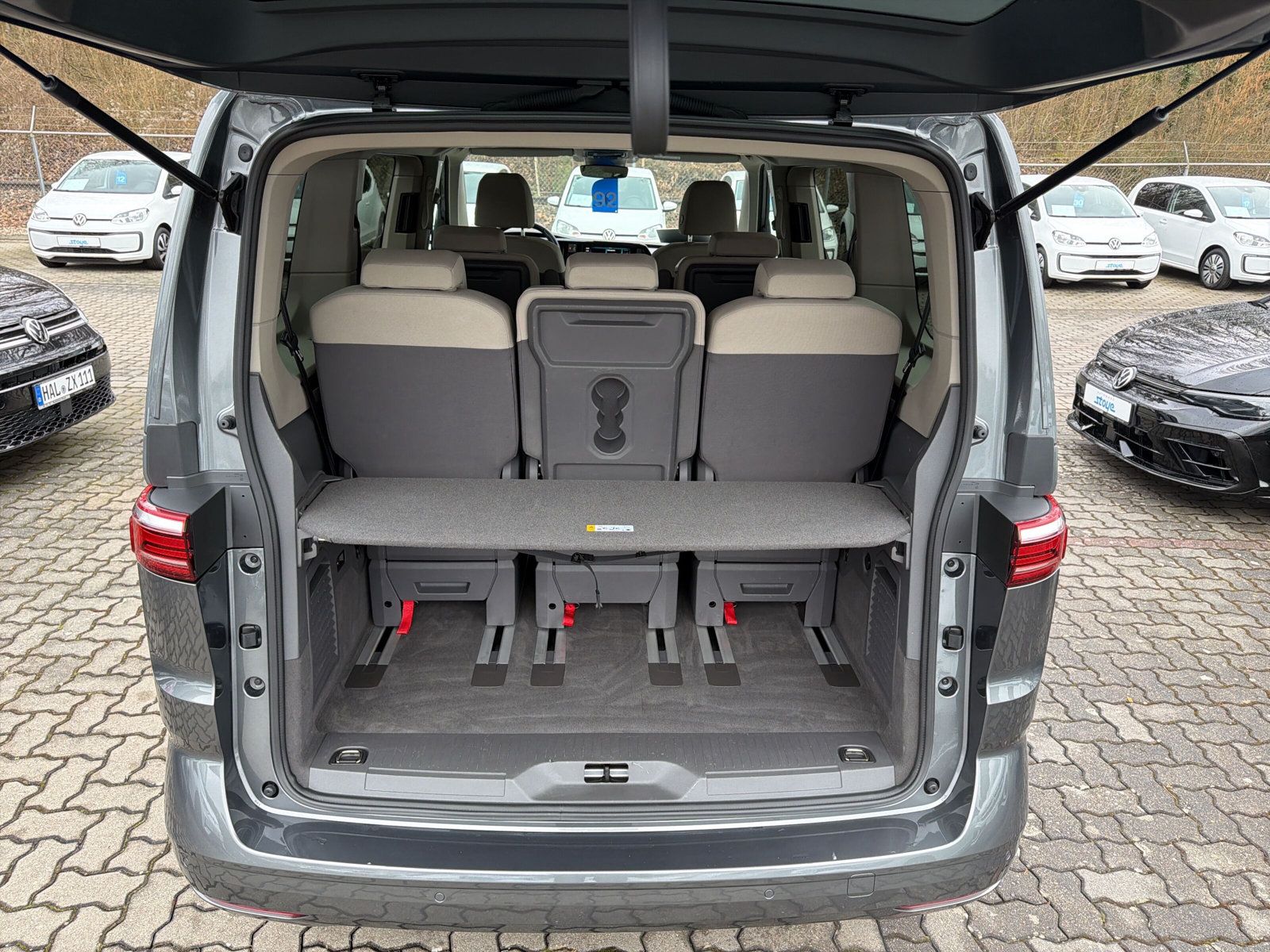 Multivan Life TDi DSG Navi LED AZV 7S Life