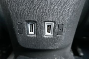 Bild 13 Opel Corsa F Edition, Sitz- u. Lenkradheizung