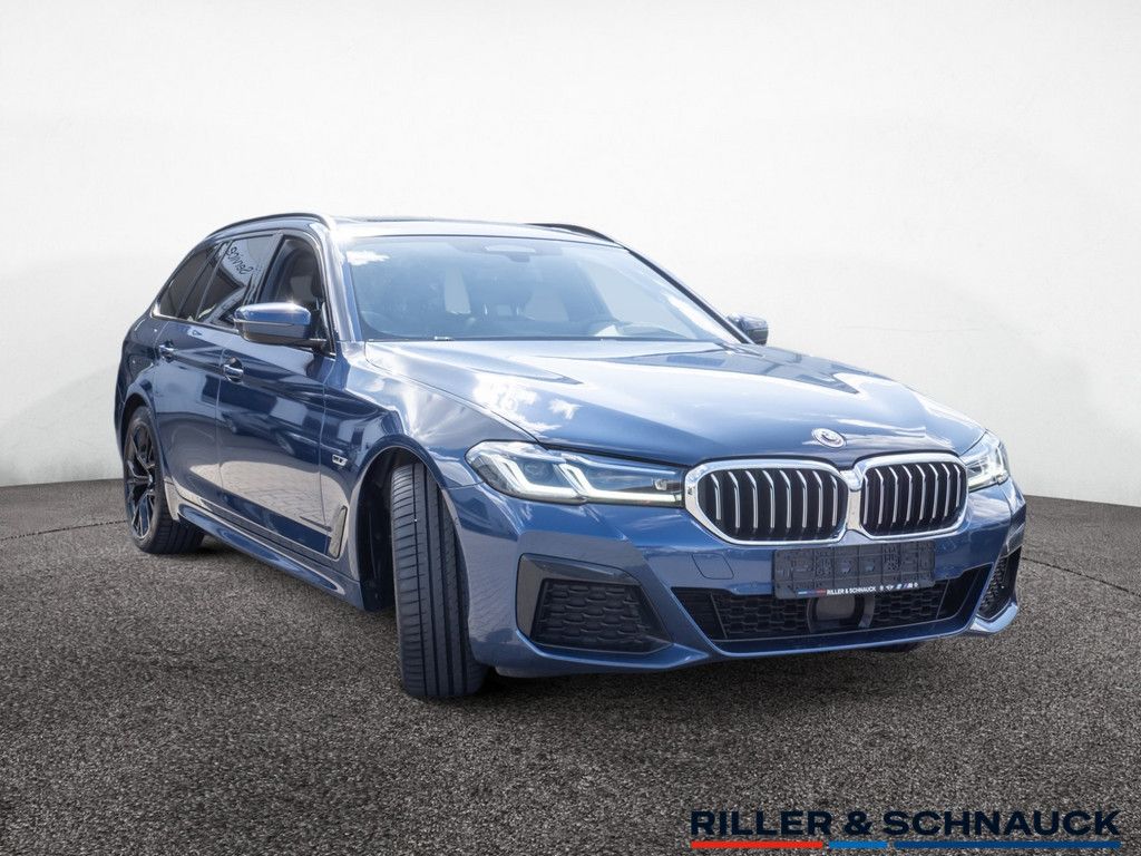 BMW 530e Touring xDrive M-Sport ACC HUD PANO LASER imagem 2