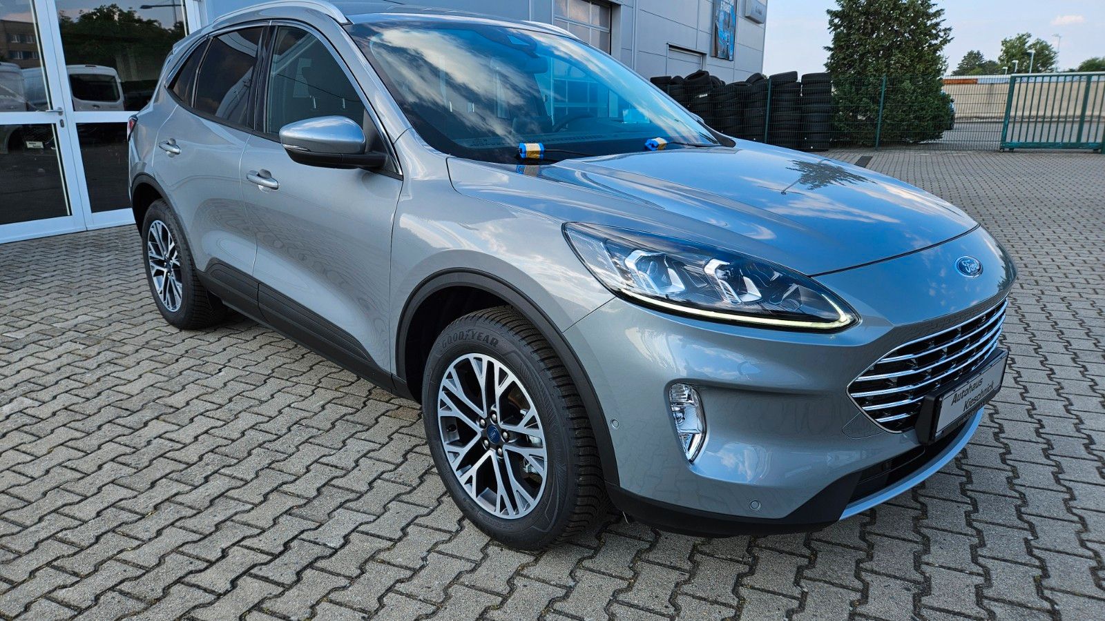 Fahrzeugabbildung Ford Kuga Plug-In Hybrid Titanium X Tageszulassung